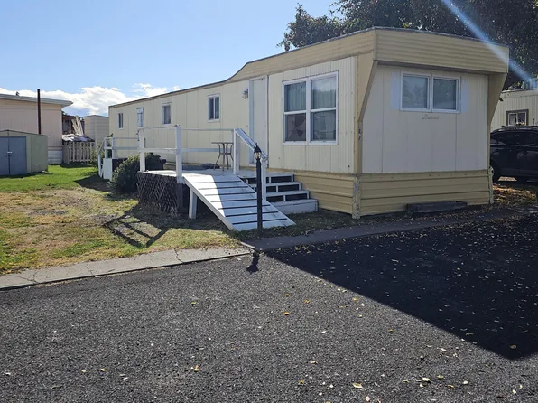 200 SW D St Unit 27, Madras, OR 97741