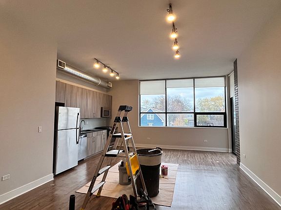 3rd image of 4234 N Western Ave APT 4C