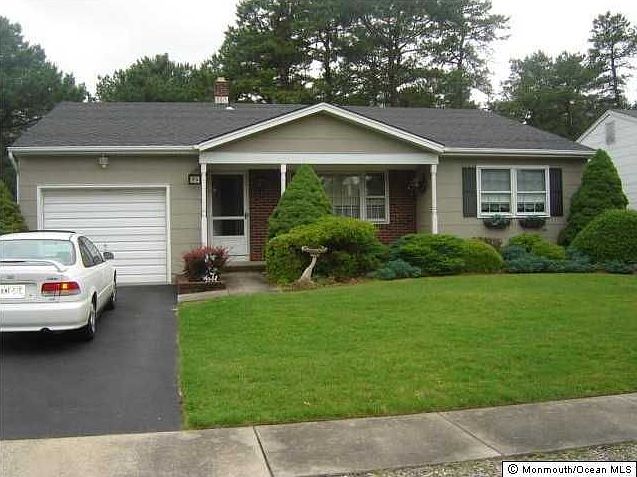 1st image of 25 Zeeland Dr