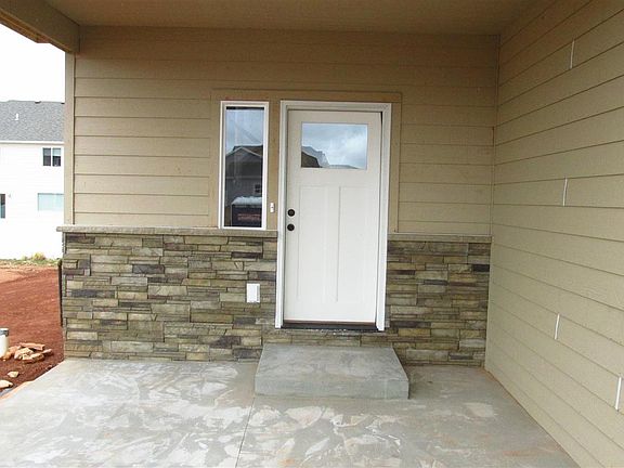 4th image of 4027 Bobolink Ln