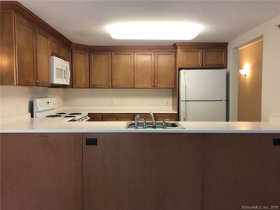 5th image of 3250 Fairfield Ave APT 203