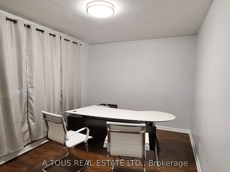 205 Queen St S #1 — Photo 4