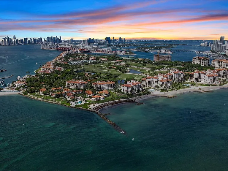 19216 Fisher Island Dr #19216 — Photo 72