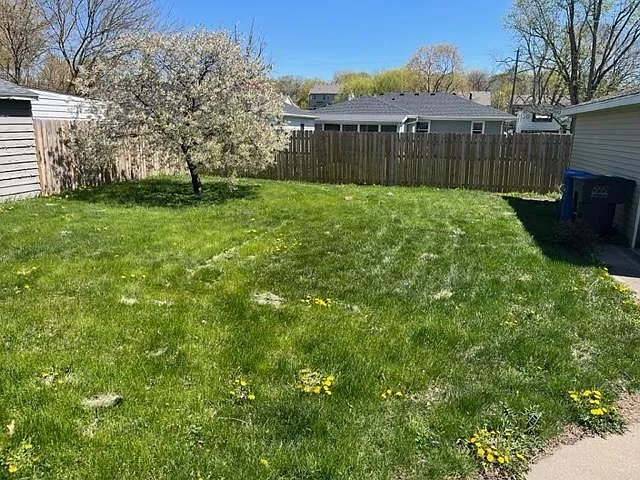 4817 Lawnwoods Dr — Photo 3