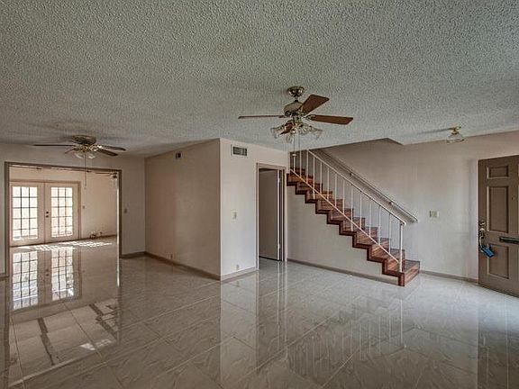 5th image of 65 Townhouse Ln