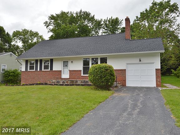 2nd image of 2418 Rockwell Ave