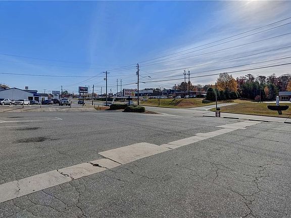 2nd image of 247 W Kings Hwy