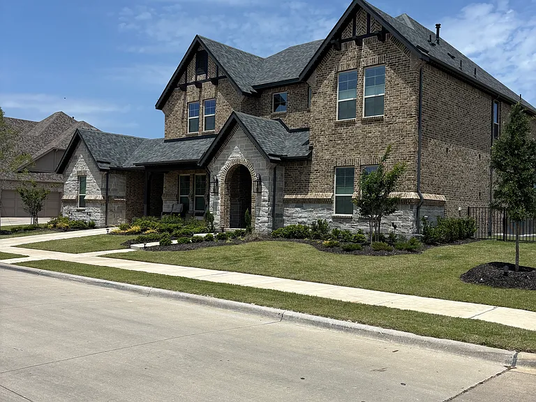 1610 Caruth Dr — Photo 1