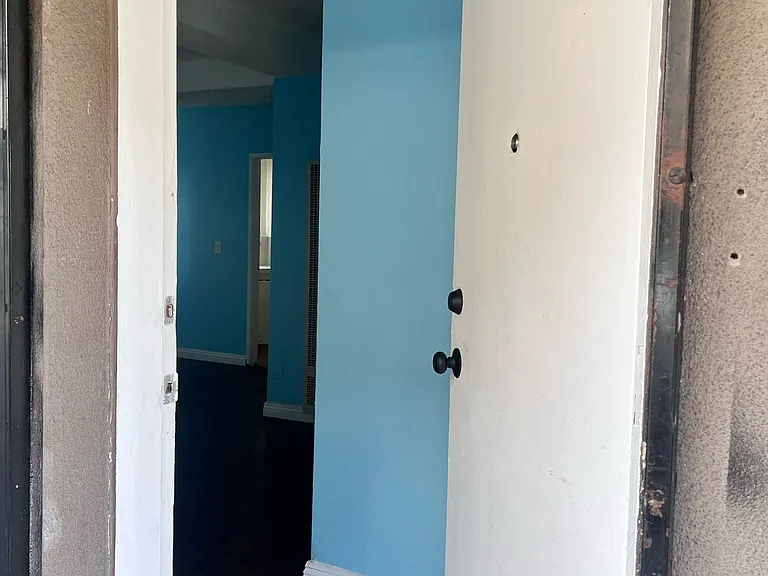 5042 Valley Blvd #4 — Photo 2