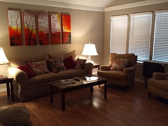 3rd image of 2106 E Riviera Dr