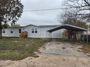 1126 Valeria Dr, Marion, TX 78124