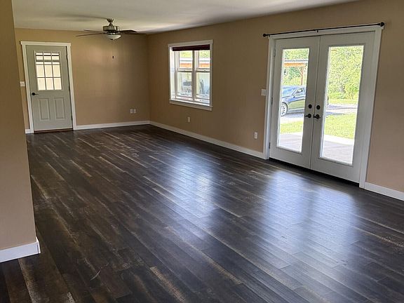 5th image of 360 Metzger Dr