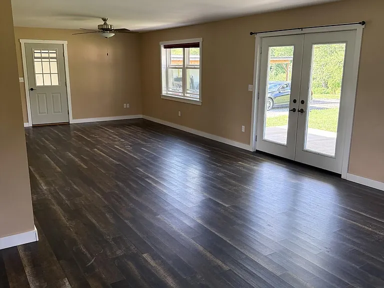 360 Metzger Dr — Photo 5