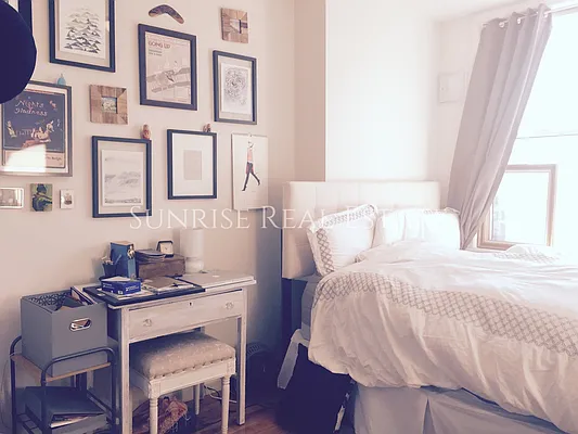 Rented by Sunrise Real Estate | media 23