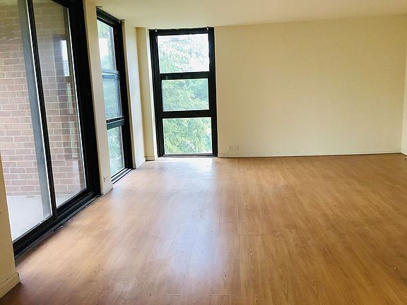 4th image of 2941 S Michigan Ave APT 406