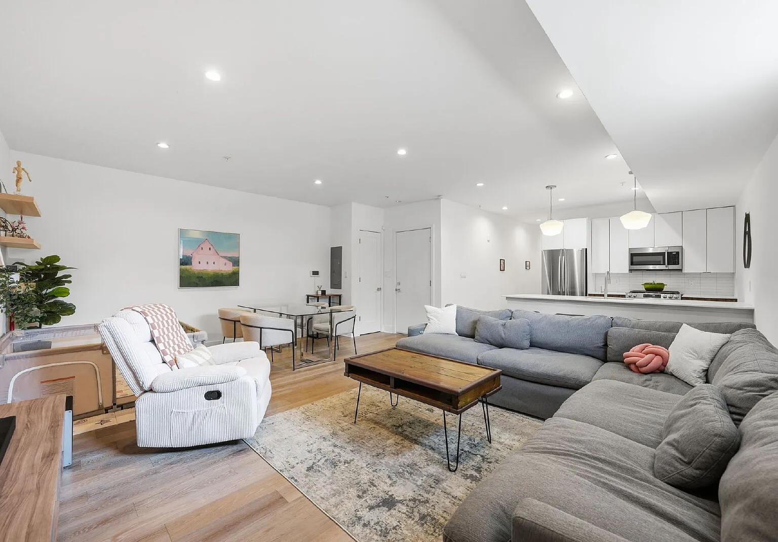 2 bed, 2.0 bath, 1162 sqft, $3,450 — Photo 1