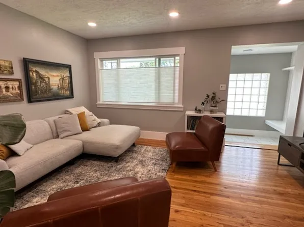 1061 W Rambler Dr, Salt Lake City, UT 84116