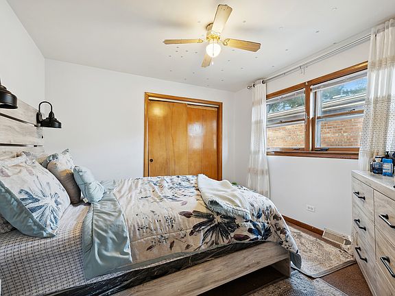 4th image of 9251 Pulaski Ave