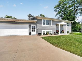 610 5th St SE, Independence, IA 50644