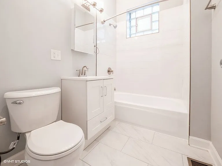 2647 W Augusta Blvd #3F — Photo 9