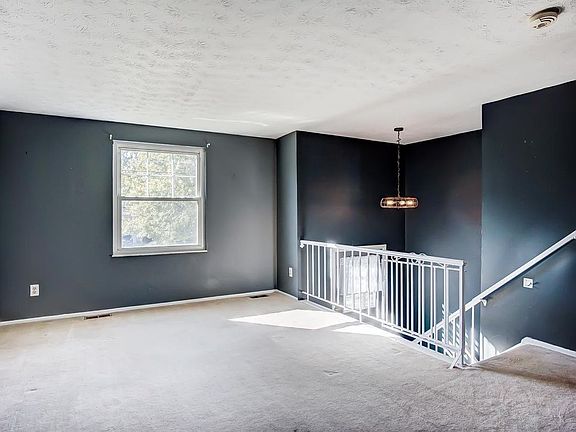 4th image of 2824 Greenbrook Ln