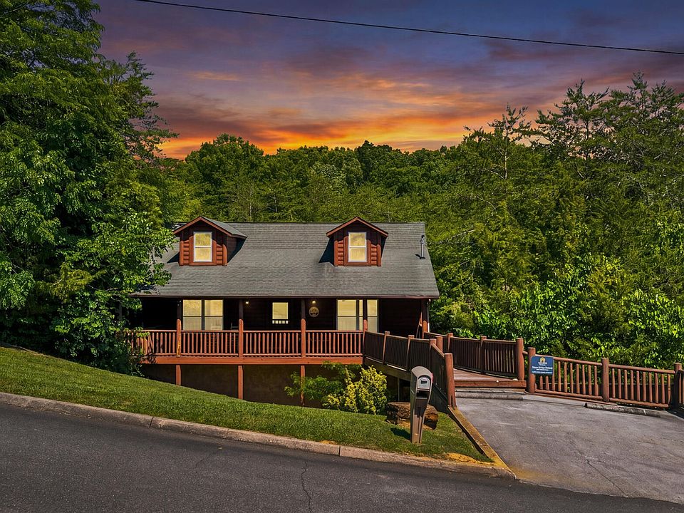1st image of 1960 Oakmont Dr