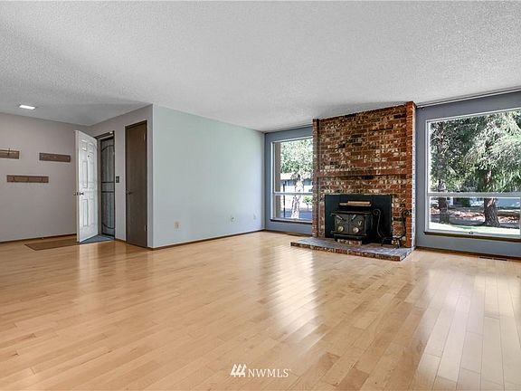 2nd image of 2509 18th Ave NW