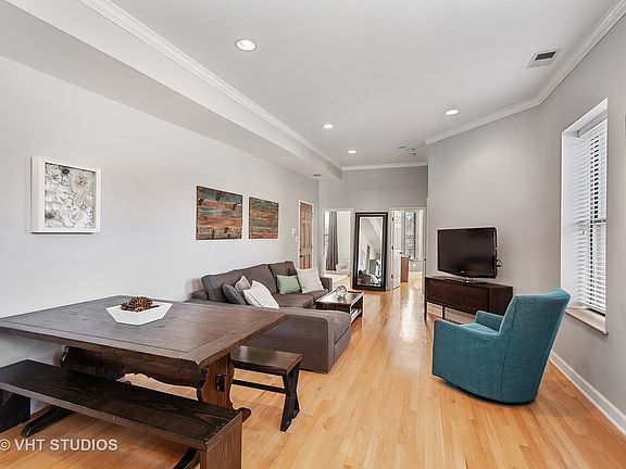 4th image of 1422 W Carmen Ave APT 3