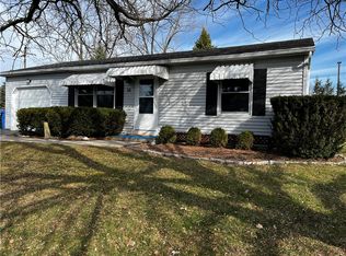 34 Greenbriar Cir, Geneva, NY 14456
