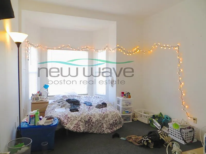 4 bed, 1200 sqft, $6,400 — Photo 4