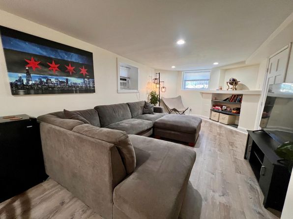 2449 N Maplewood Ave #G