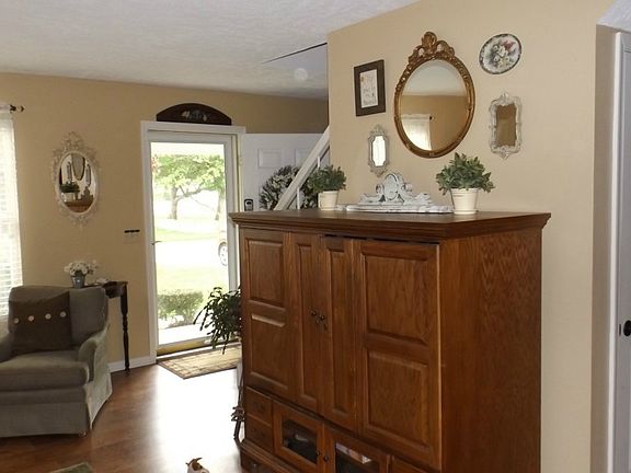 3rd image of 7011 Cobblestone Ln