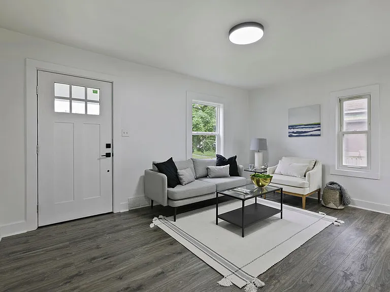 2254-2256 Hiawatha Park Dr — Photo 8
