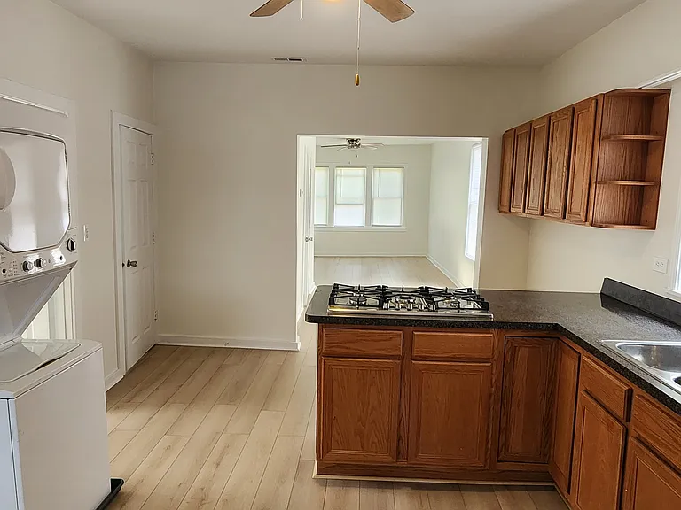 2525 W Lyndale St #2F — Photo 1