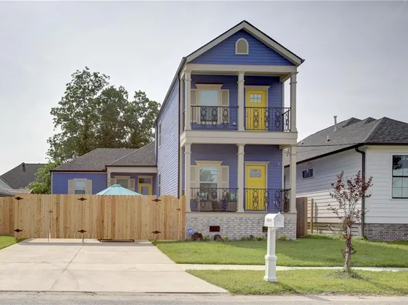 1913 Mehle St, Arabi, LA 70032