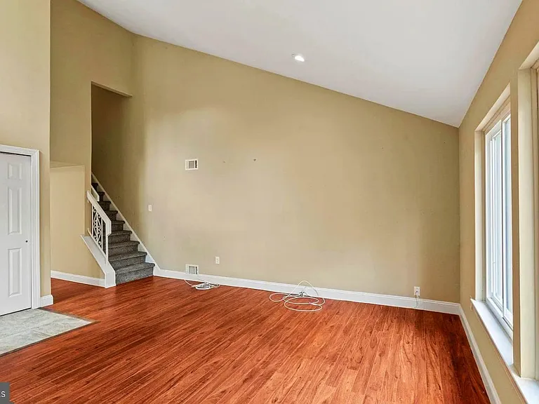 41 Peregrine Dr — Photo 2