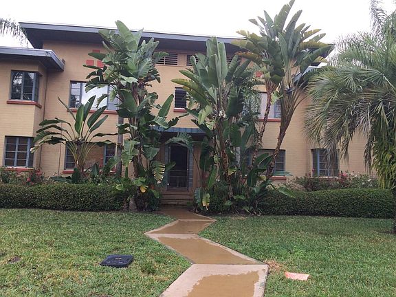 2nd image of 828 Laurel Ave APT 4