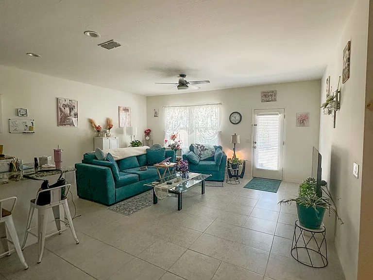 2373 E Alonso Dr — Photo 4