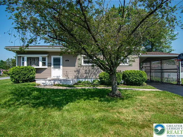806 Circle Dr, Catasauqua, PA 18032
