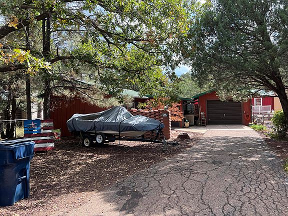 3rd image of 2601 Hidden Pines Dr