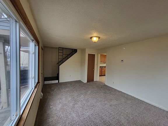 5th image of 2033 Dryden St