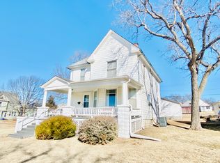 903 7th St, Fairbury, NE 68352
