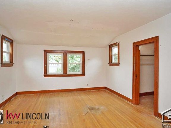 3rd image of 3400 Laura Ave