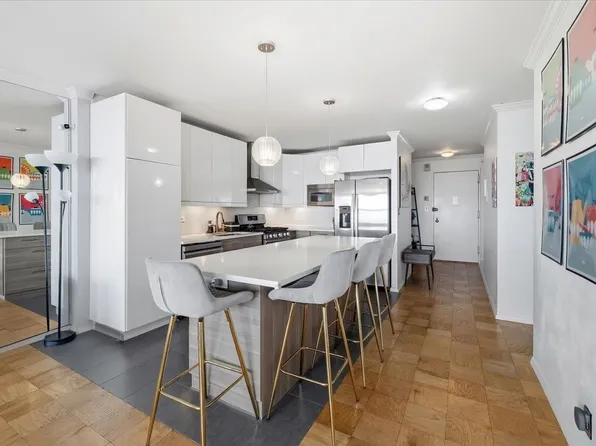 7000 Blvd East image 2 of 24