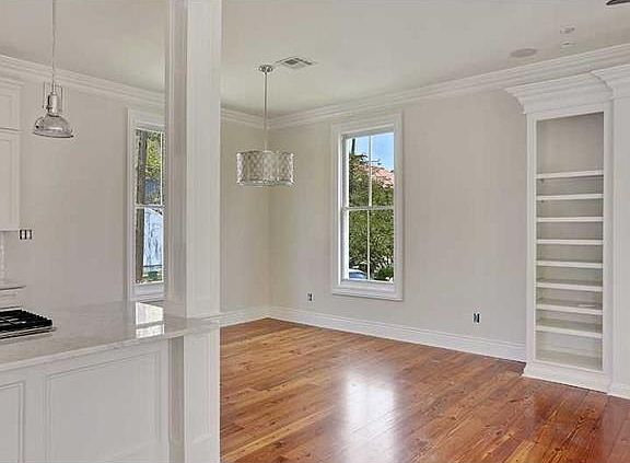 4th image of 7838 Hampson St