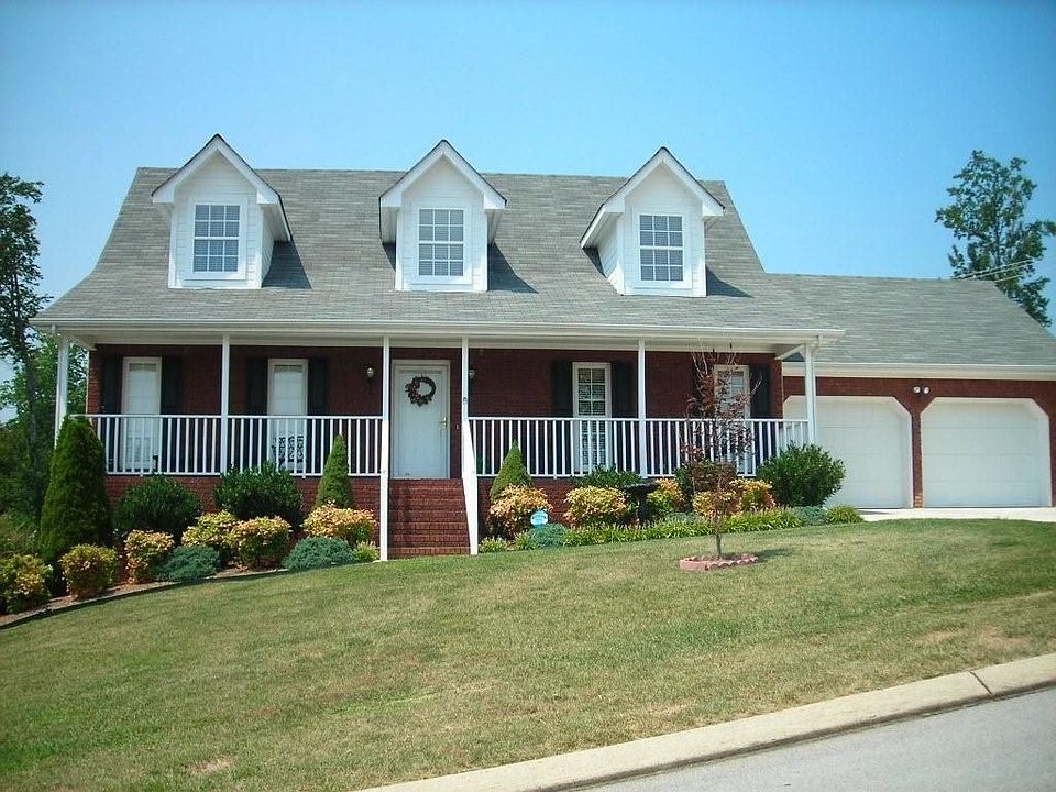 Beautiful and immaculate home in desirable Ashley Place!