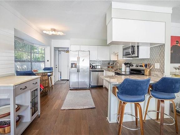 5th image of 1214 E Diana St