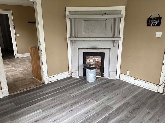 3rd image of 524 Amos St