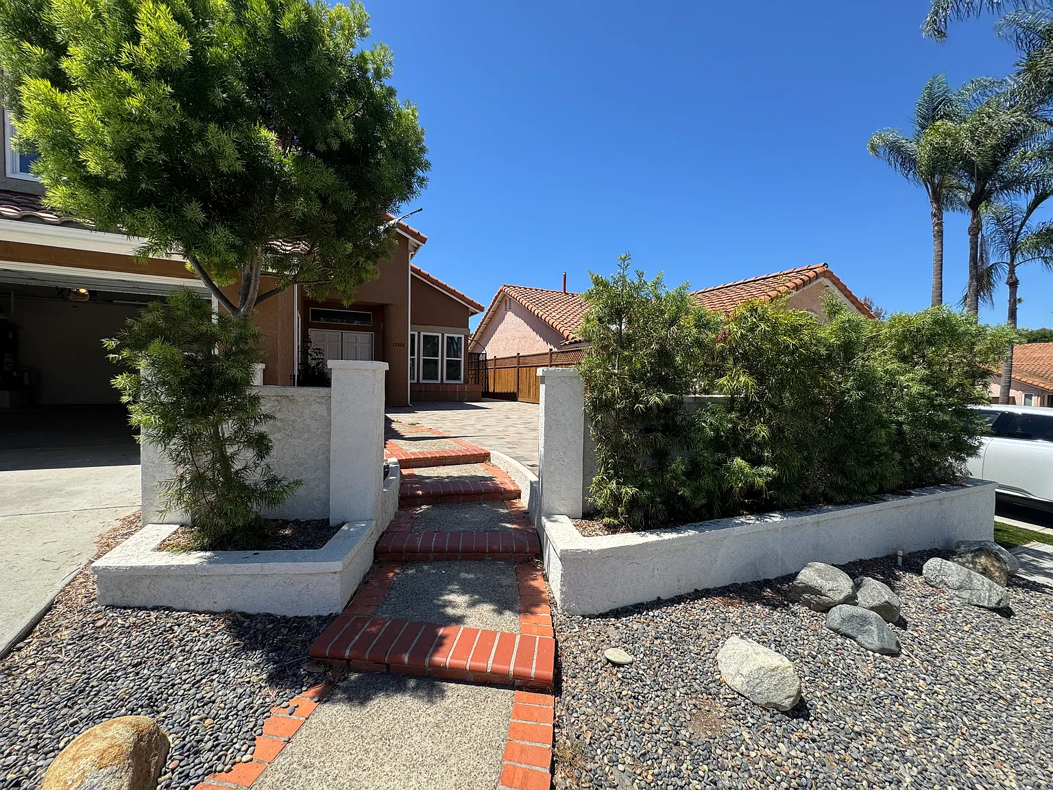 5 bed, 2506 sqft, $5,500 — Photo 3