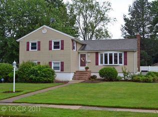 233 Beechwood Rd, Oradell, NJ 07649